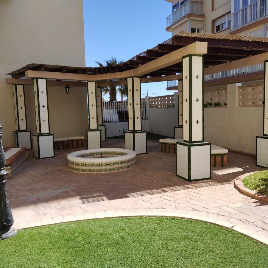 Apartamento Primera Línea Playa Muchavista Con Piscina