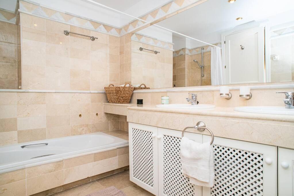 Apartment Great View In Elviria *