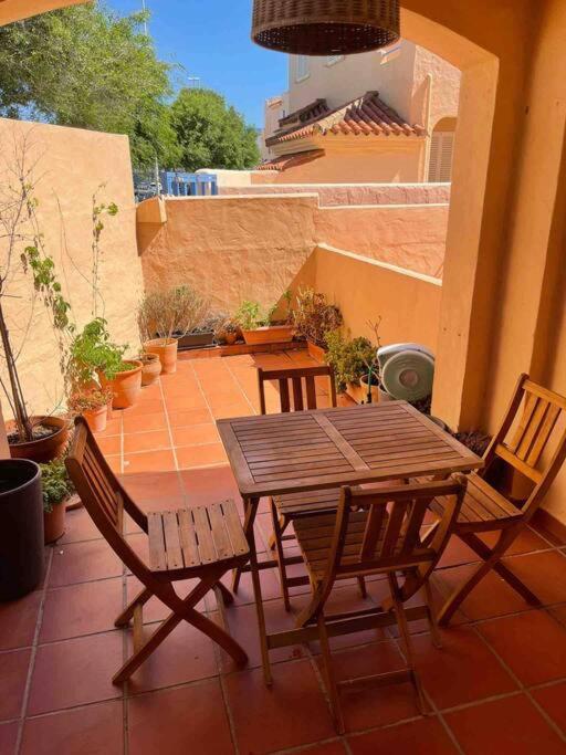 Front House In Lances *