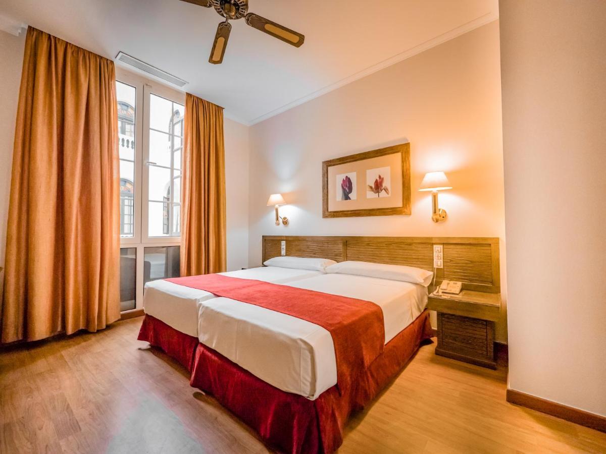 Senator Hotel