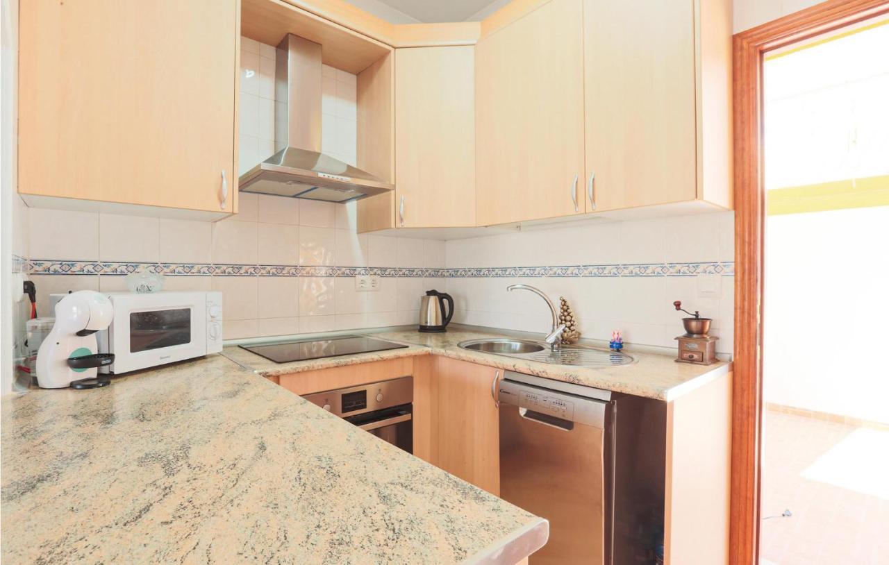 2 Bedroom Lovely In Holiday home