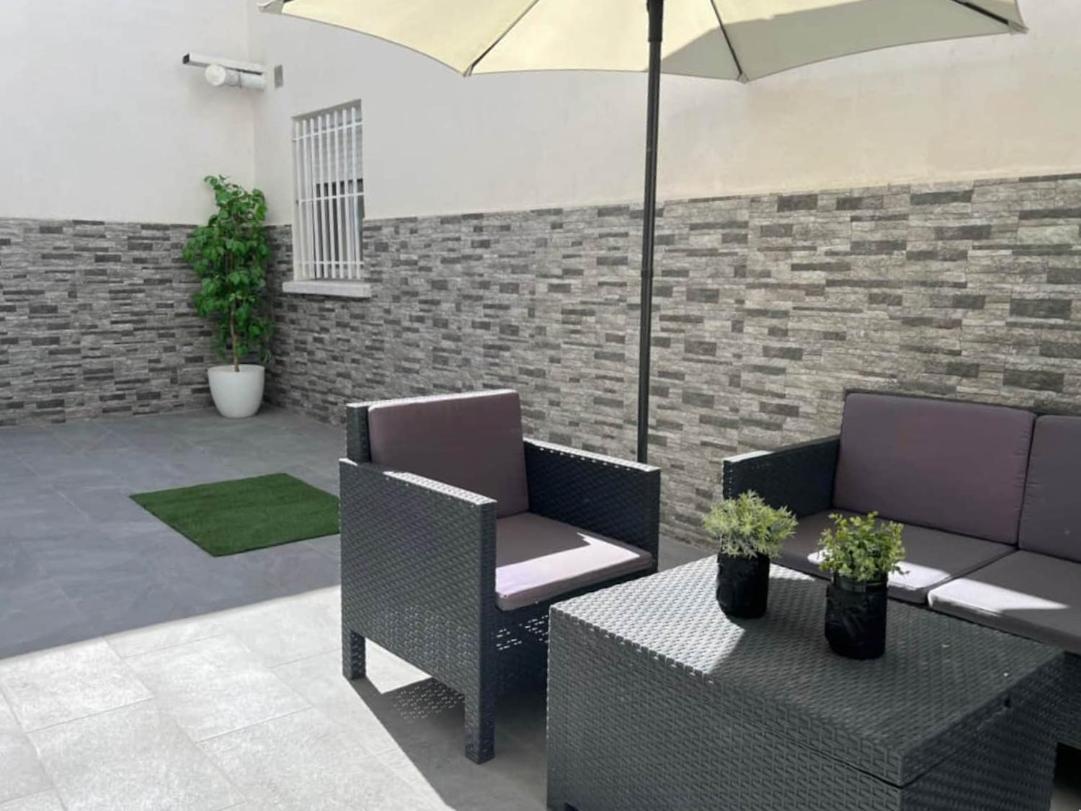 Coqueto Apartamento Con Patio *