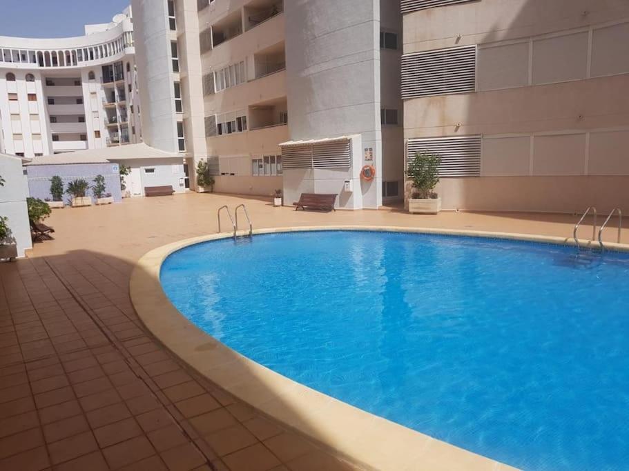 Apto Con Piscina. No Uses Coche Vacaciones. *
