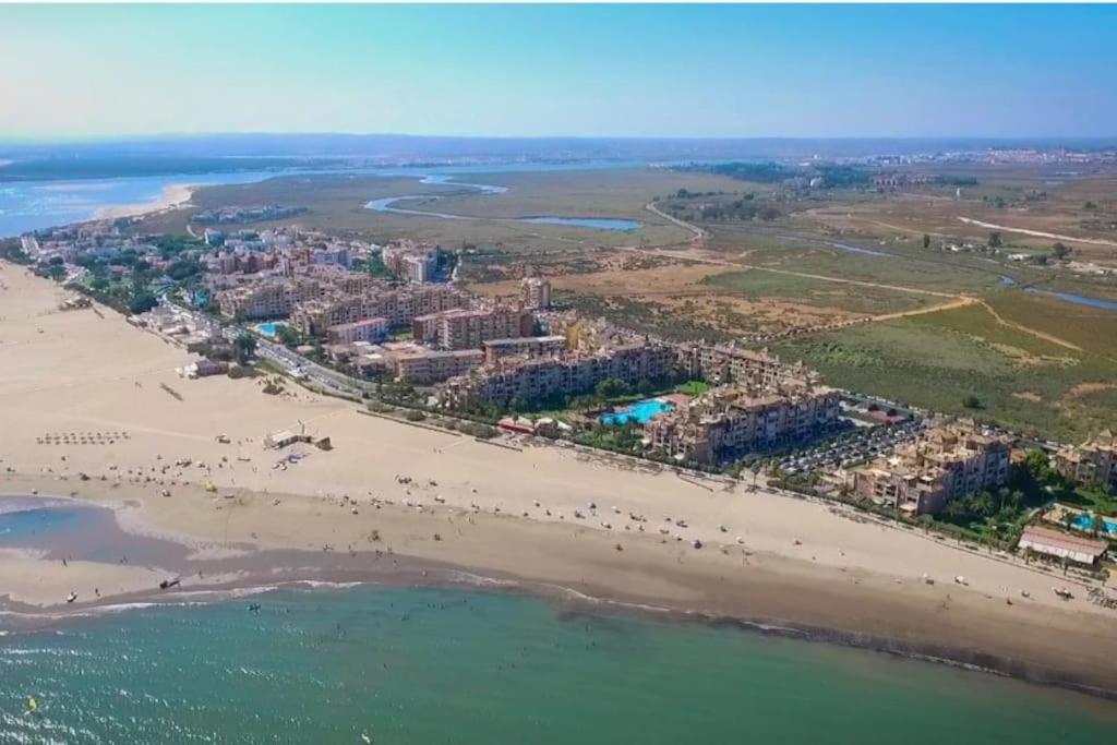Centro De Ayamonte. Junto Al Rio Guadiana Y Nuevo Puerto Deportivo. Apartment