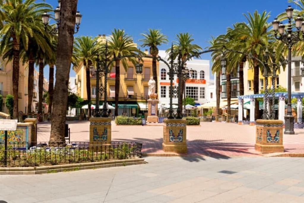 Centro De Ayamonte. Junto Al Rio Guadiana Y Nuevo Puerto Deportivo. * Ayamonte