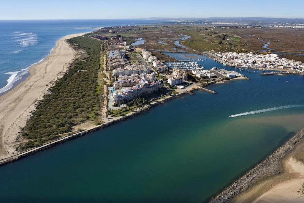 Apartment Centro De Ayamonte. Junto Al Rio Guadiana Y Nuevo Puerto Deportivo. *