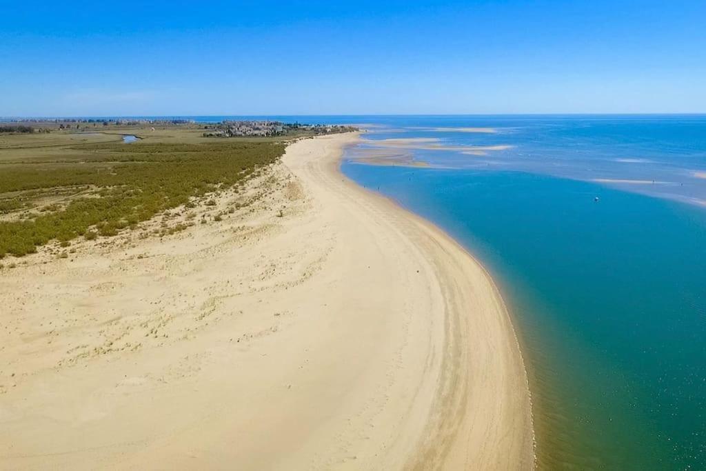Centro De Ayamonte. Junto Al Rio Guadiana Y Nuevo Puerto Deportivo. *