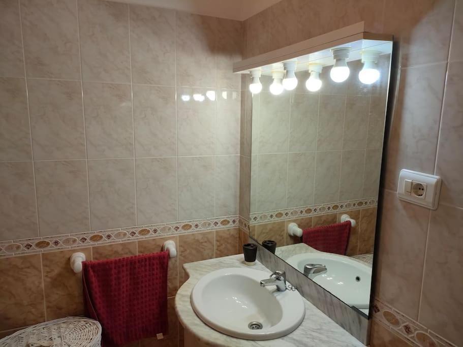 Piso Centrico En Apartamento *