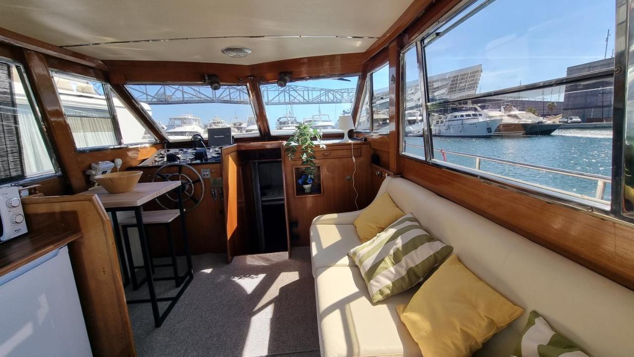 Charming Boat House In Barcelona With Big Terrace And Solarium Sant Adrià de Besòs