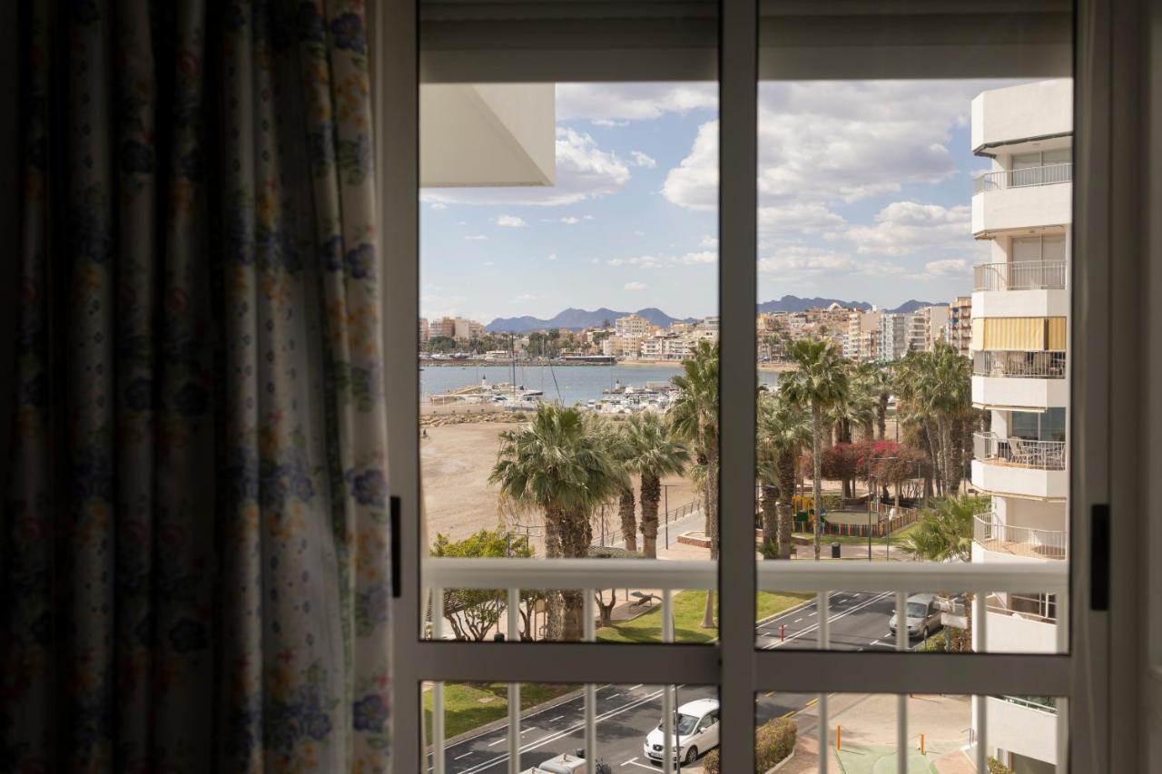 Bahia De *