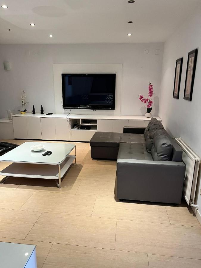 Villa Luxurious Villa. Private Pool, Padel Court. Subway