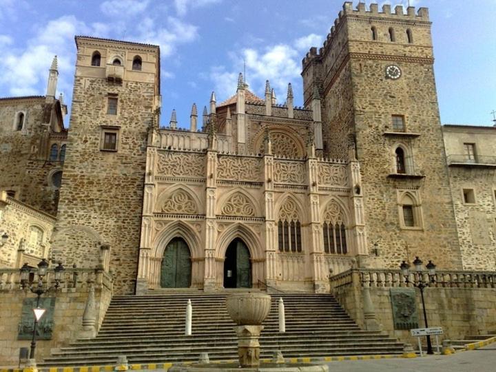 Hispanidad Hotel Guadalupe (Extremadura)