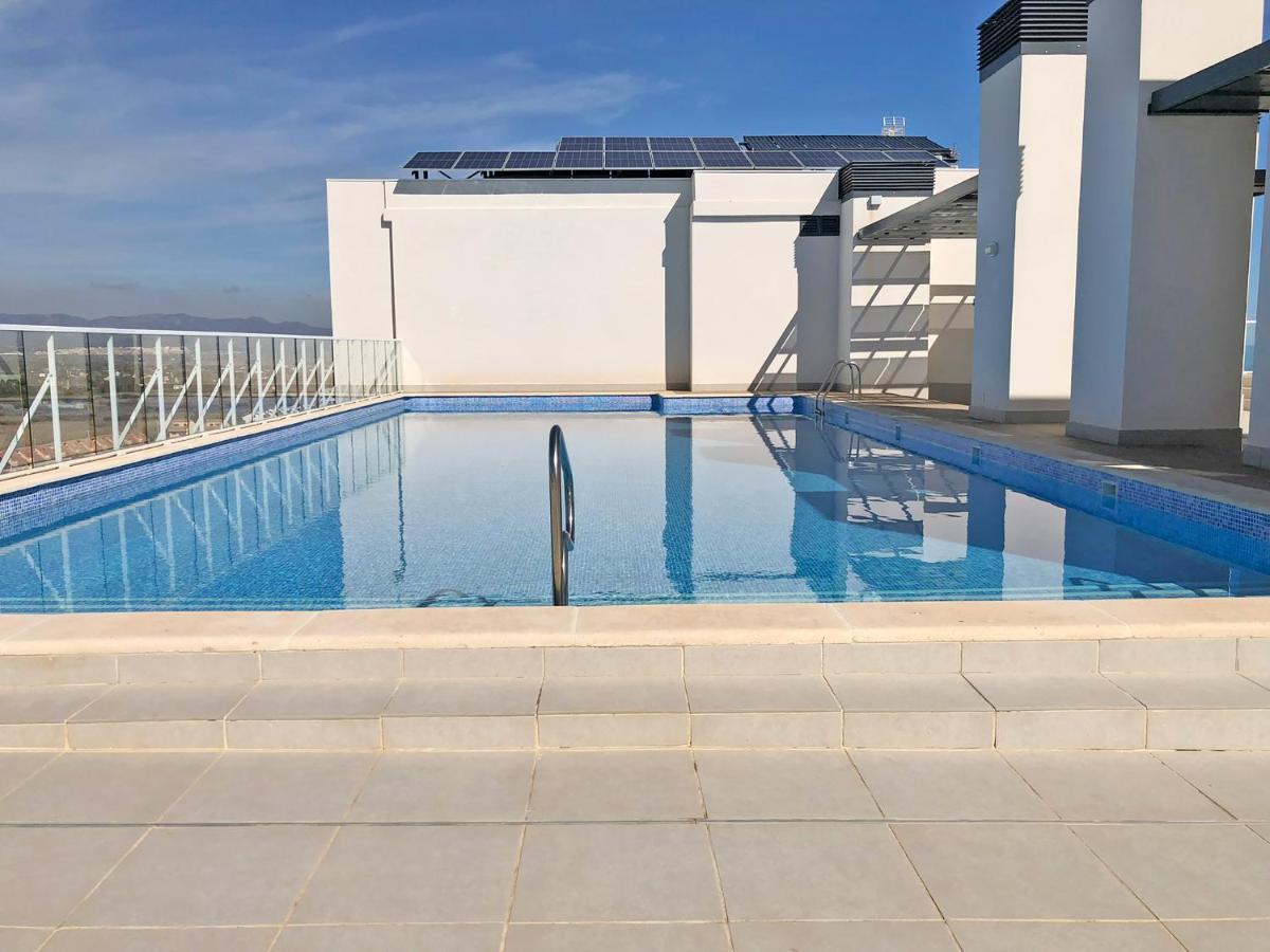 Global Properties, Con Vistas Al Mar, *