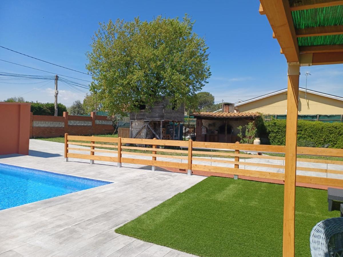 Piscina De Sal Barbacoa Wifi, Parking Gratis, 3 Min Pga Casa El Roble Сasa de vacaciones