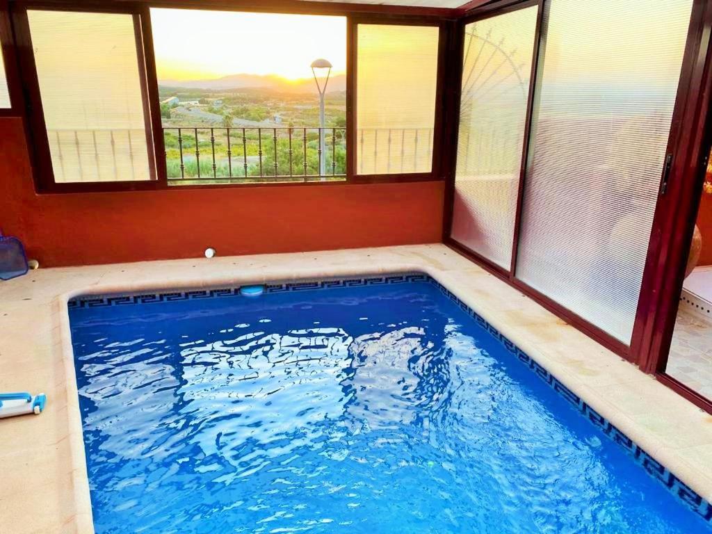 Vivienda De Estilo Rustico Con Piscina La Grana
