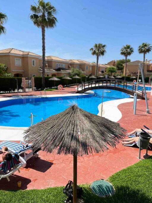 Holiday home House Sleeps 6, Large Pool Walk To *
