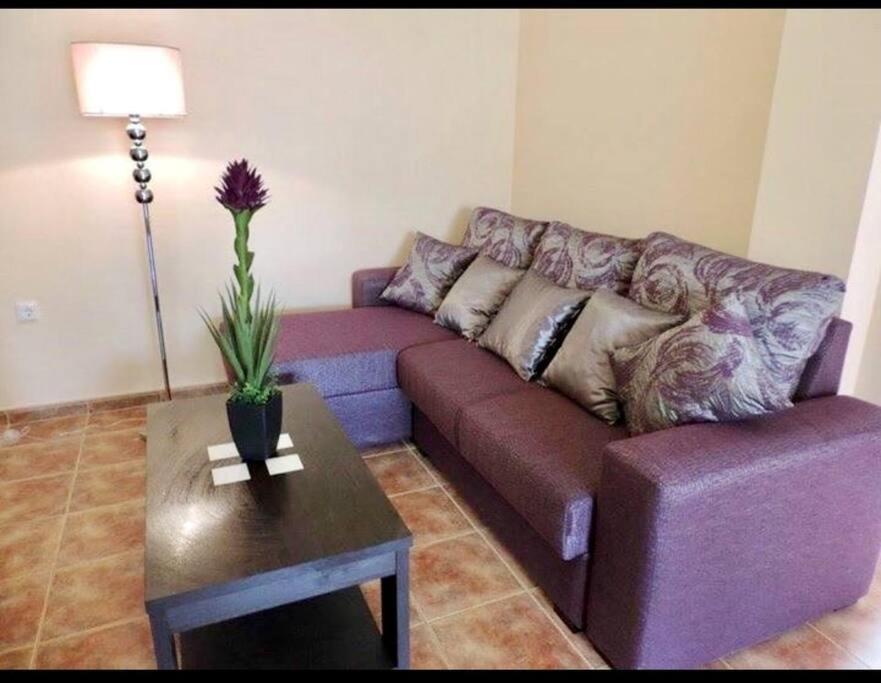 House Sleeps 6, Large Pool Walk To Holiday home Vera
