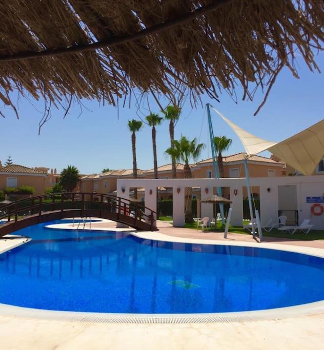 House Sleeps 6, Large Pool Walk To Holiday home Vera