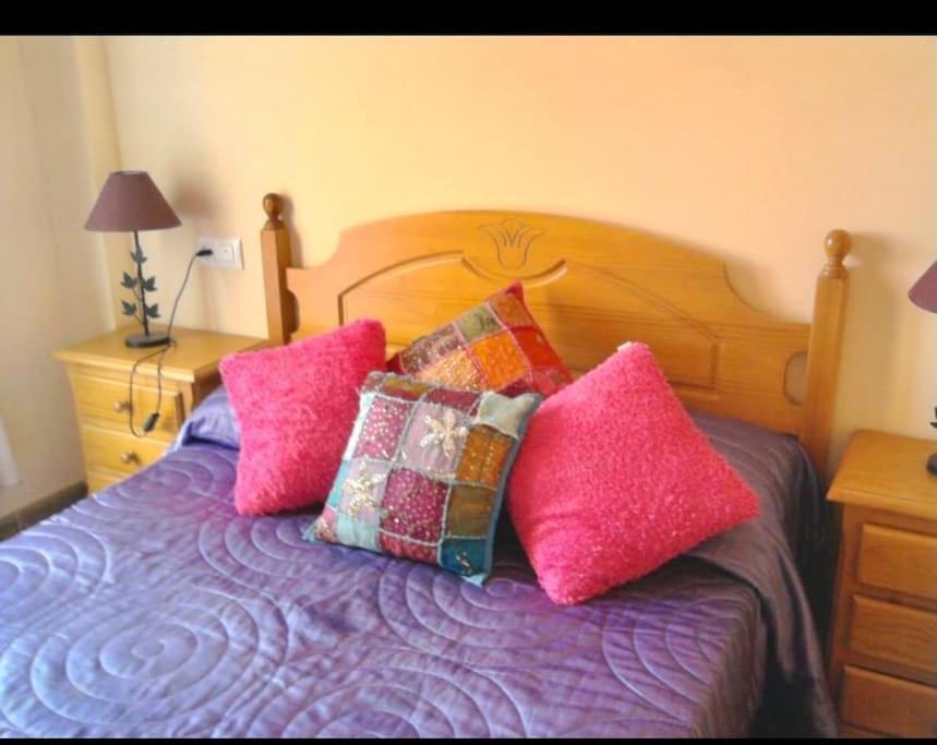 House Sleeps 6, Large Pool Walk To * Vera