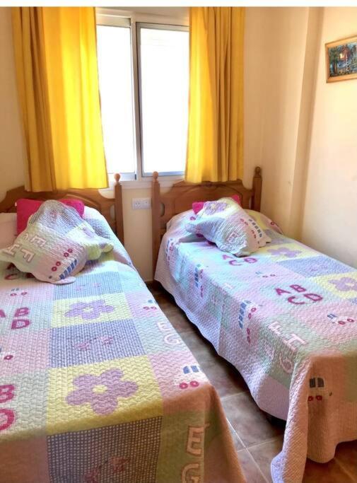 House Sleeps 6, Large Pool Walk To *