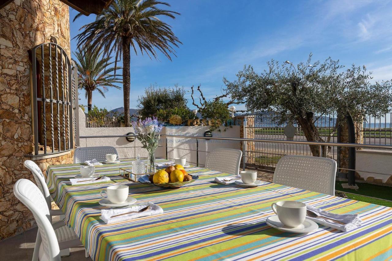 Rnet - Piscina Port Primer Ampuriabrava
