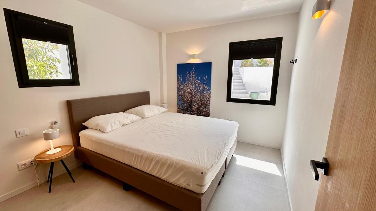 Floris 500m To Saturday Arrive-leave Only Villa *