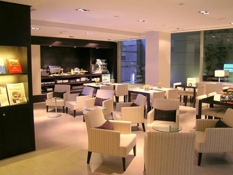 Viena Plaza De España Apartahotel