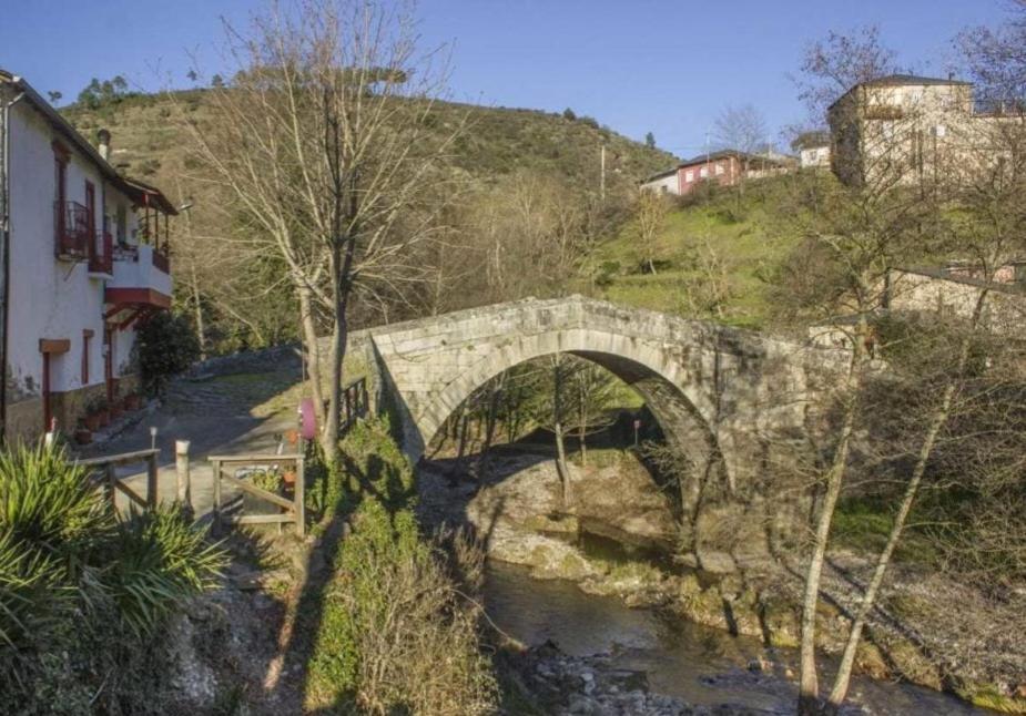 Casa Con Piscina Y Barbacoa
