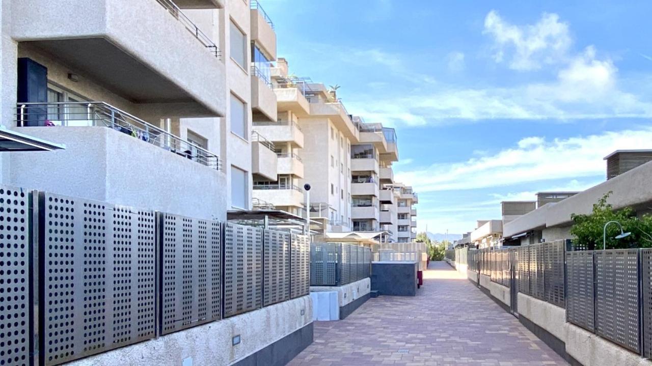 Acogedor Apartamento Con Piscina Apartamento *