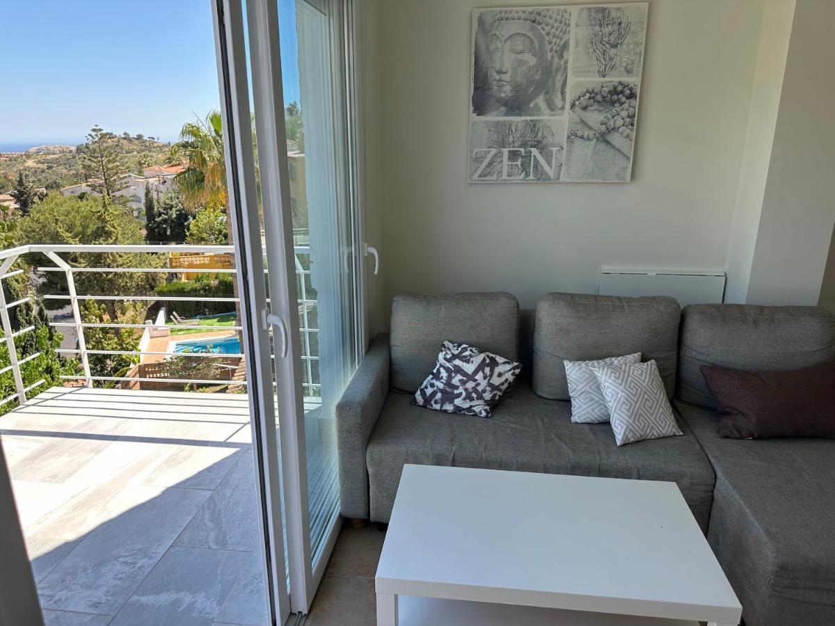 Villa Dream With Heated Swimming Pool, Jacuzzi, Waterfall, Heating Is Extra Benalmadena