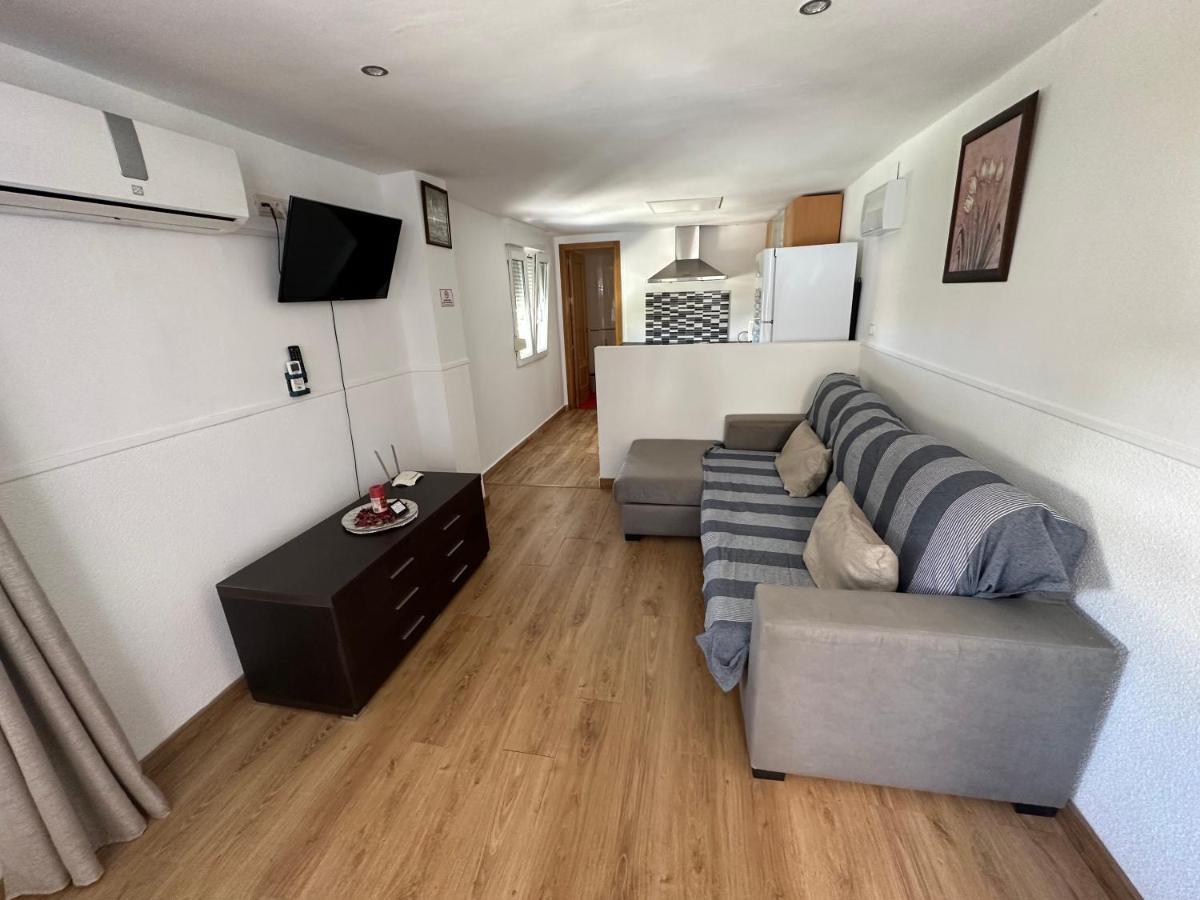 Villa Dream With Heated Swimming Pool, Jacuzzi, Waterfall, Heating Is Extra