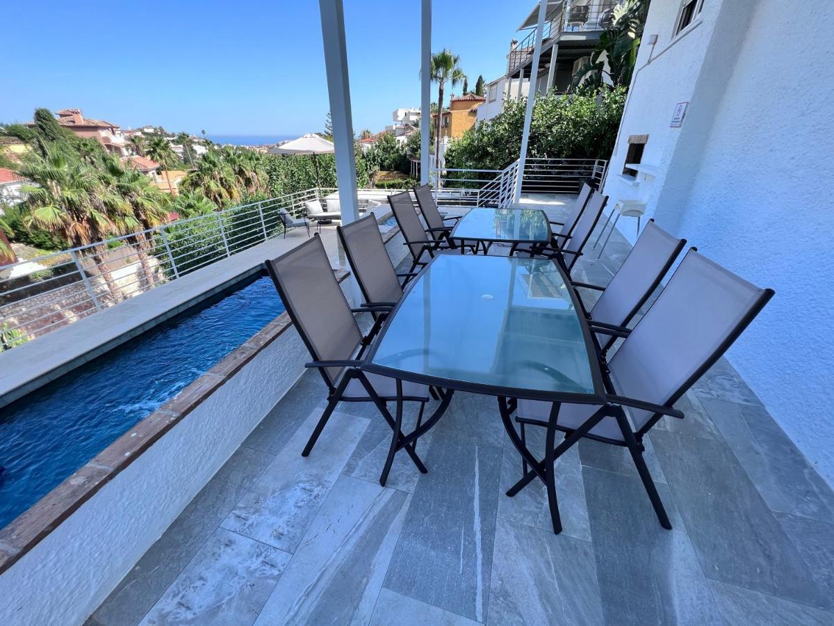 Dream With Heated Swimming Pool, Jacuzzi, Waterfall, Heating Is Extra Villa Benalmadena