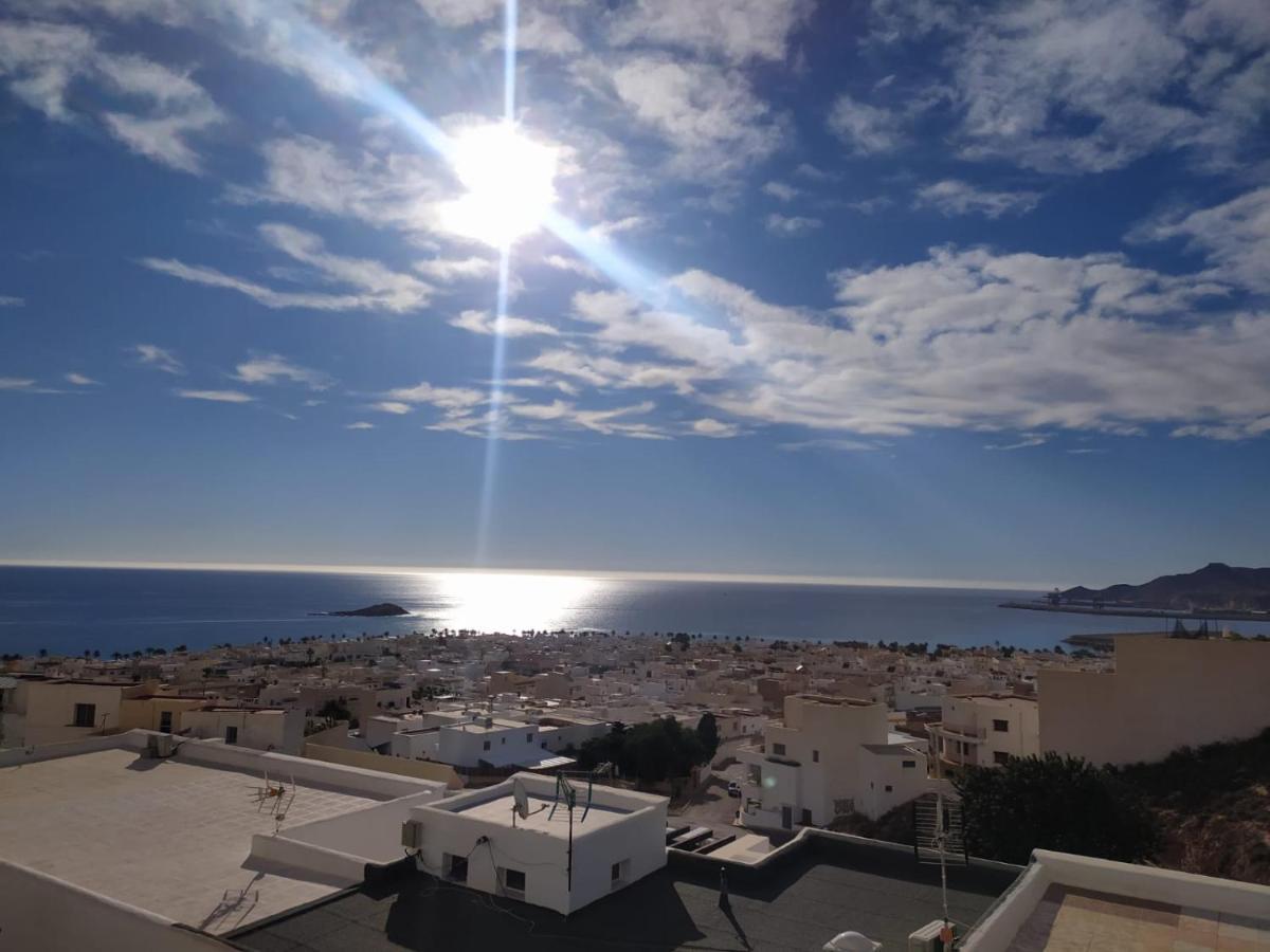 Luz De Mar. *