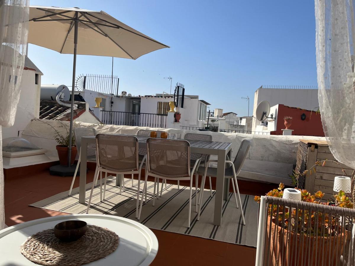 Town House With Roof Terrace - Old Town Apartment