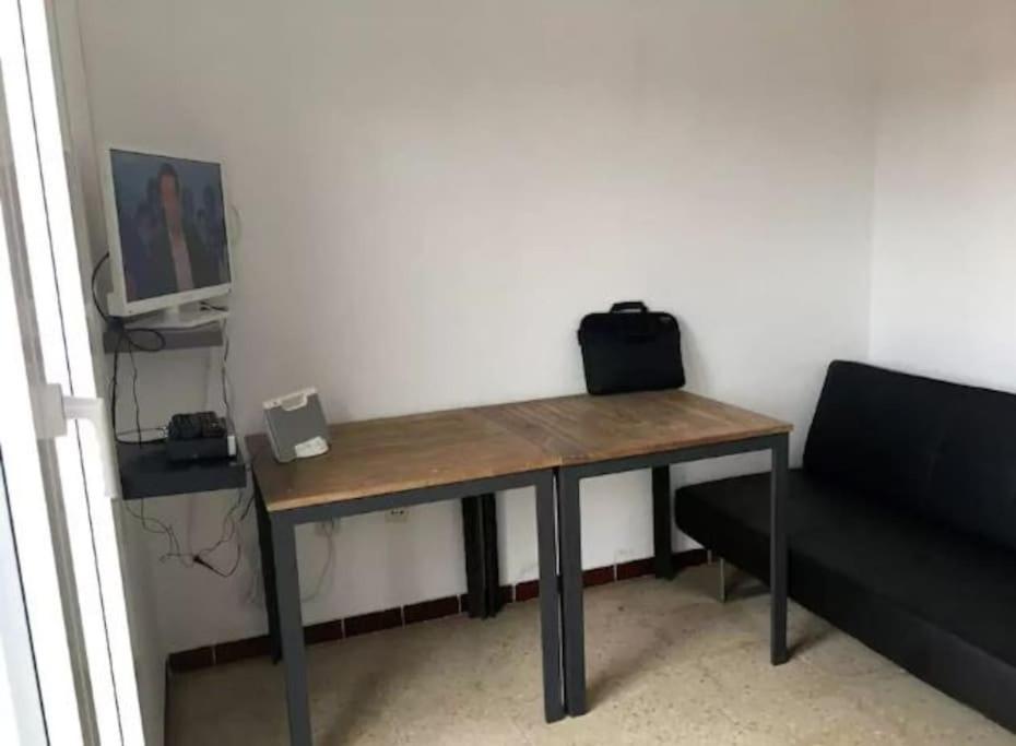 Apartment Empuriabrava, T2 Avec Piscine, Terrasse, Barbecue Empuriabrava