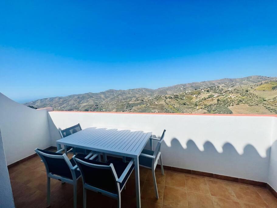 Atico Con Increibles Vistas A Montanas Y Mar Apartment
