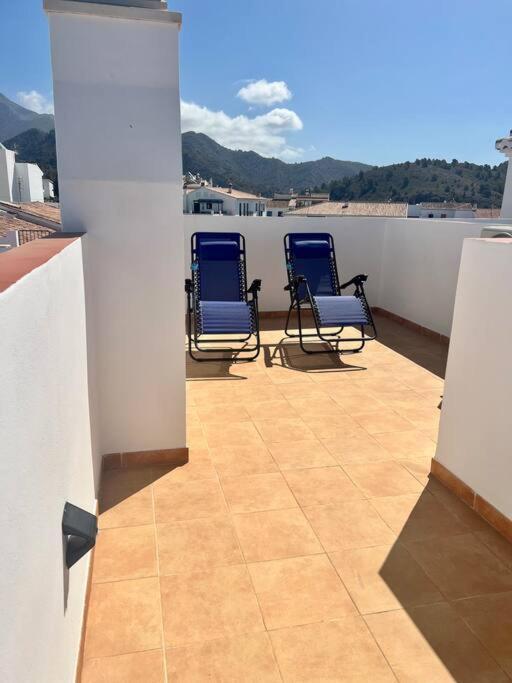 Atico Con Increibles Vistas A Montanas Y Mar Apartment Frigiliana