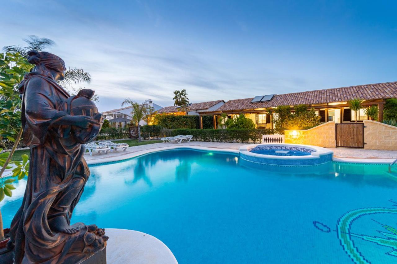 Holiday home Jibazahora Piscis *