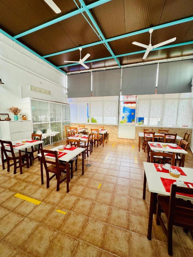 El Faro Guest house *