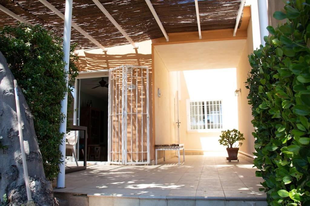 Apartamento Idyllisches Ferienhaus Mit Gemeinschaftspool & Ruhiger Meerlage *