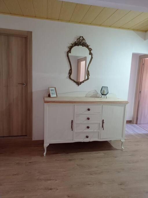 Agradable Casa Antigua Reformada Con Patio Holiday home