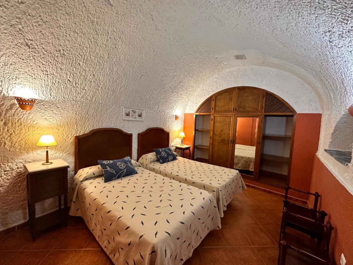 Cuevas La Granja Benalúa de Guadix