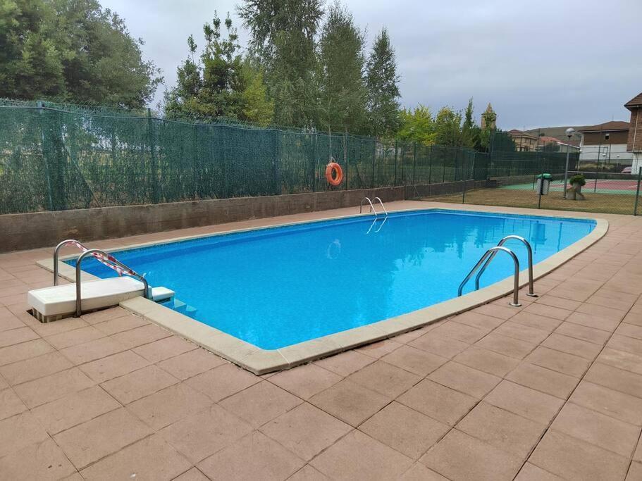 Piso En Con Piscina Comunitaria Apartment Ajo