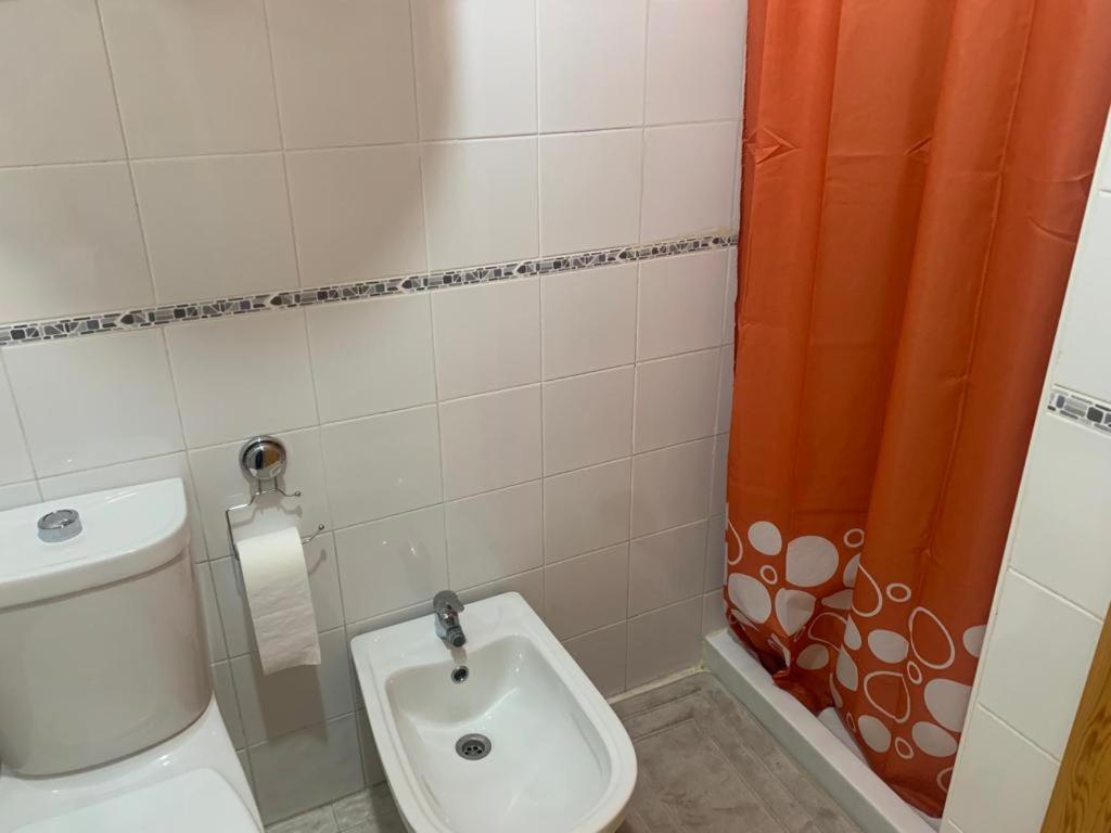 Apartamento Alquilo Hermoso Apartamento En La Paradisiaca Oropesa Del Mar, 2habitaciones, 1 Bano, Cocina, Salon, Aire Acondicionado Y Balcon A 400 Metros De La Playa Morro De Gos, Muy Cerca De Supermercados, Comercios Y Bares *