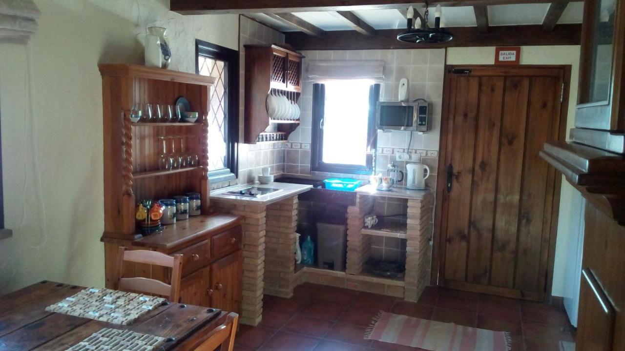 Marrojas, Secluded Tudor Country Algarinejo