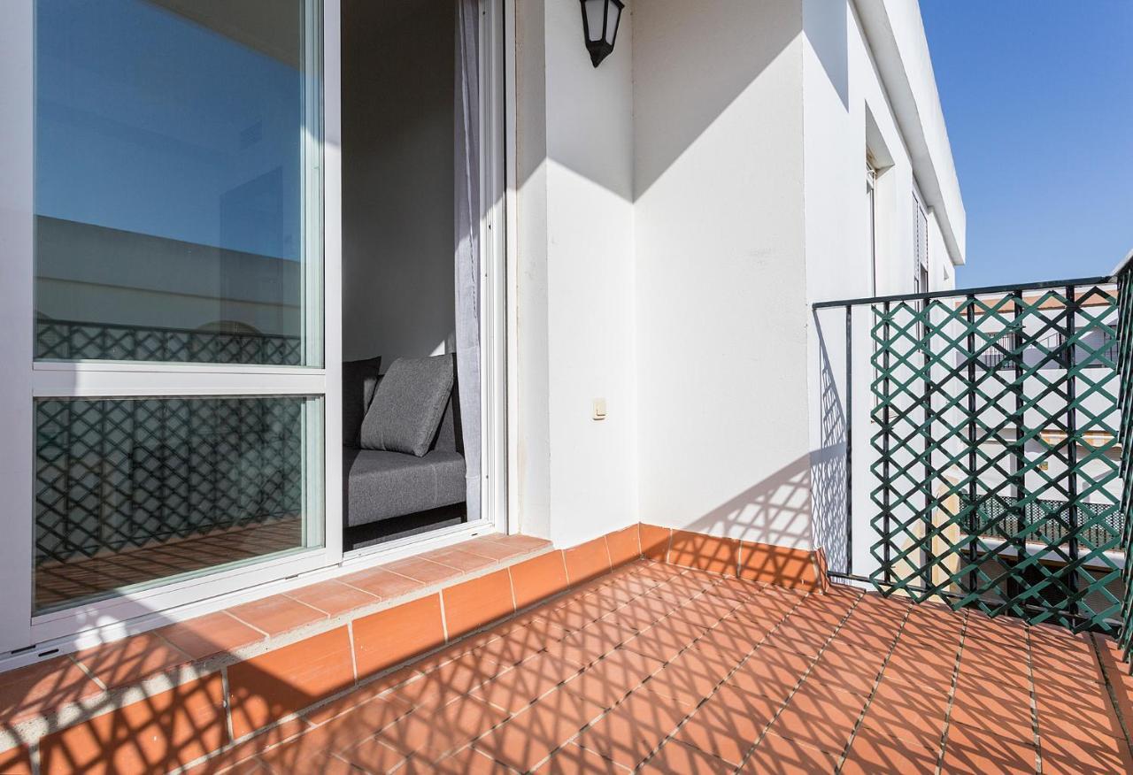 Azvalia - La Estacion, Piscina Y Junto A La Renfe Apartamento