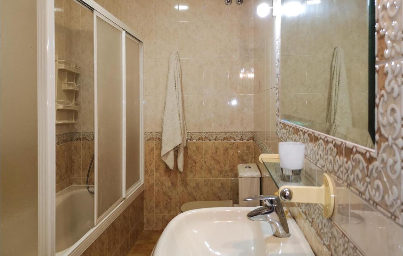 Pet Friendly In With Kitchen Olvera