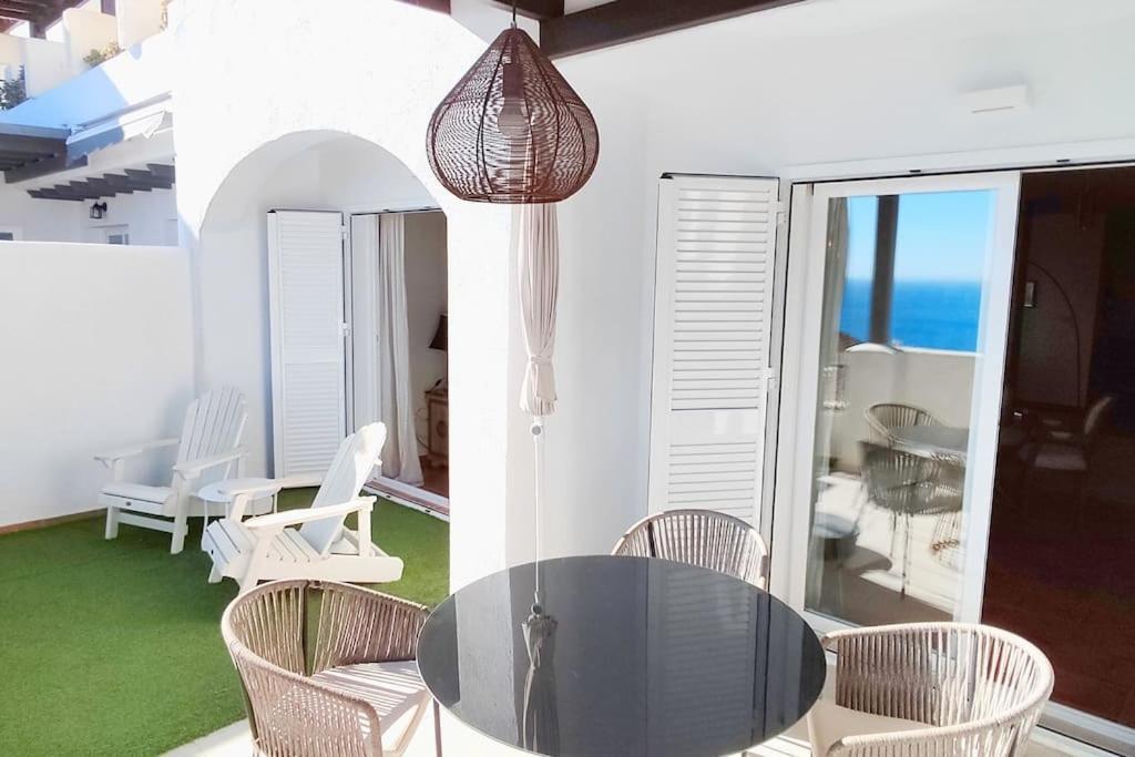 Stylish 3 Bedroom, 2 Bath With Sun Terrace, Gorgeous Sea Views, Air Conditioning, Wi-fi & Communal Swimming Pool * La Herradura (Granada)
