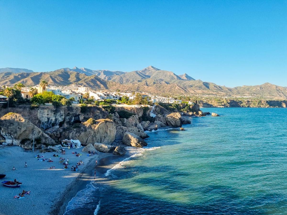 Penthouse With Roof Terrace In Parador, Apartment Nerja