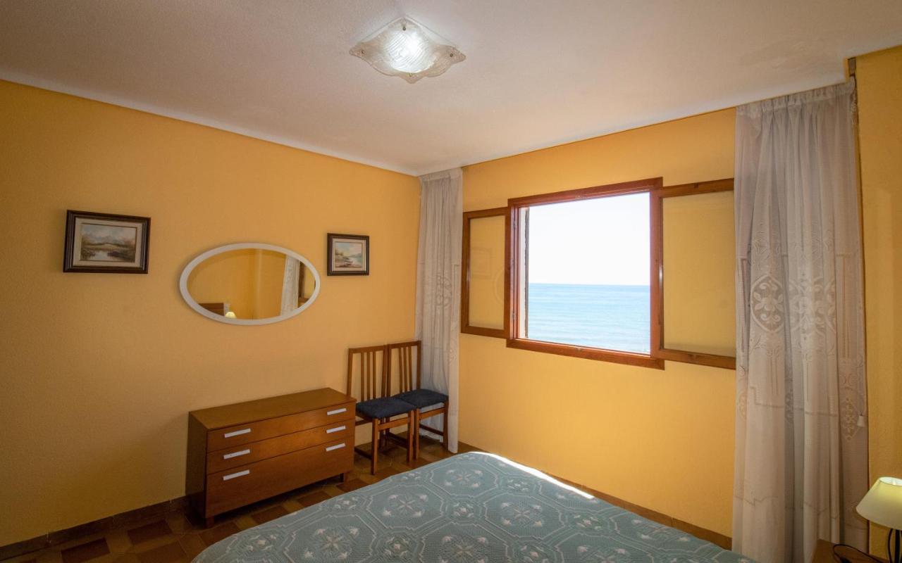 Con Vistas Frontales - Primera Linea Playa Cargador - Apartamento *